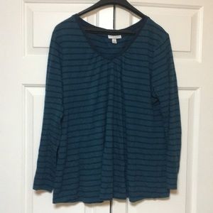 Liz Lange maternity long sleeved shirt